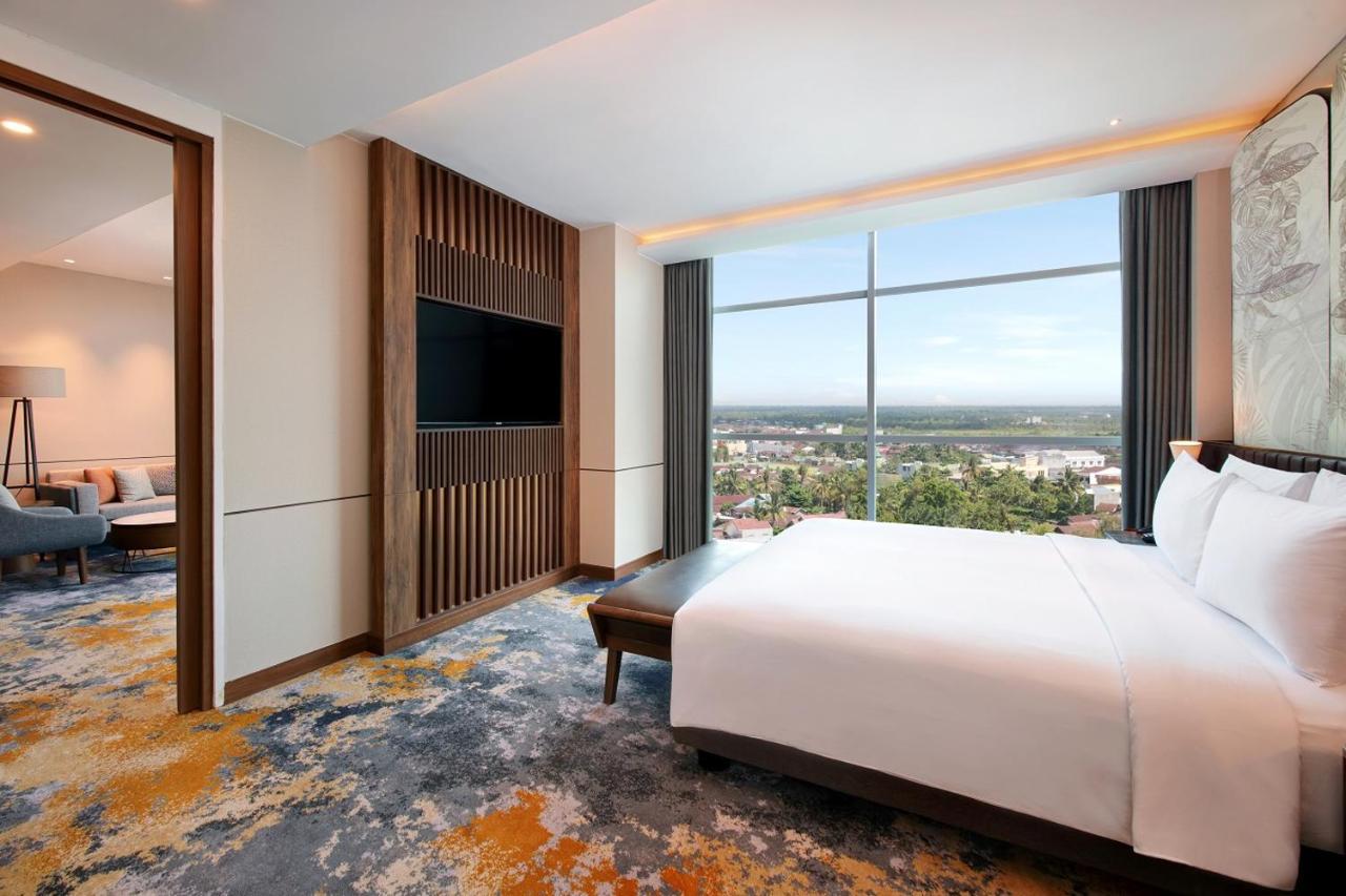 Mercure Pangkalanbuun Exterior foto